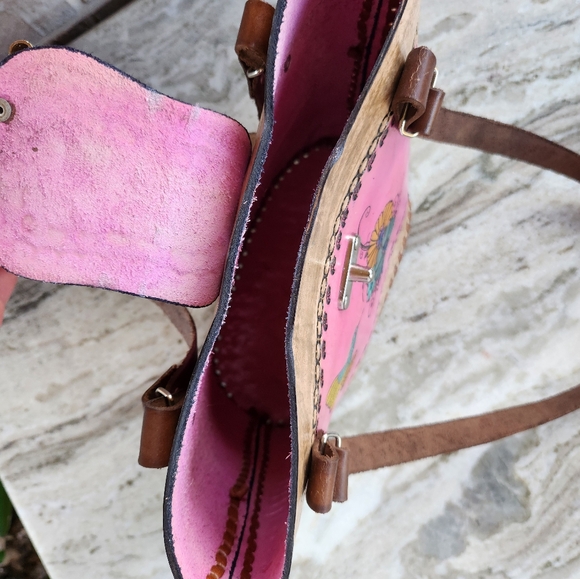 Hand Tooled Hammingbird Shoulder Handbag - Picture 10 of 16